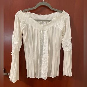 Off the shoulder lace detail long sleeve